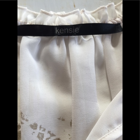 Free with purchase Kensie Feather Blouse - Picture 3 of 4